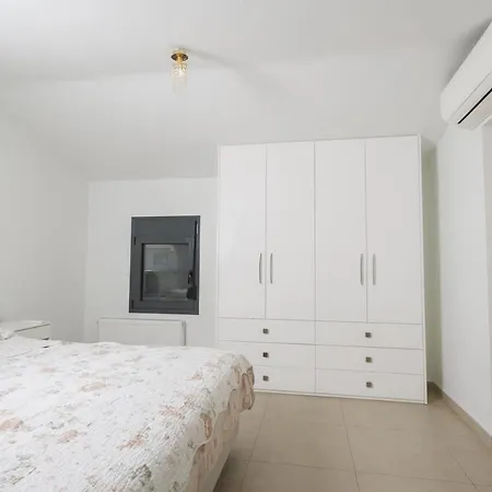 Beachfront Galini Вилла *